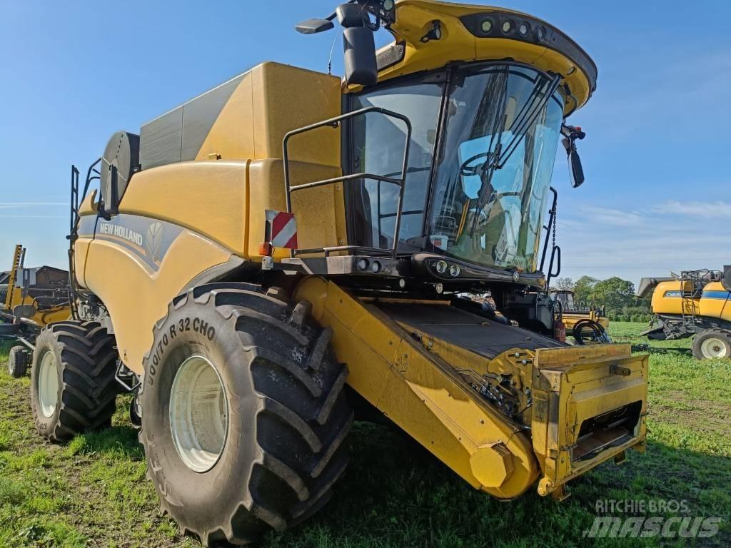 New Holland CX 8.90 Комбайни