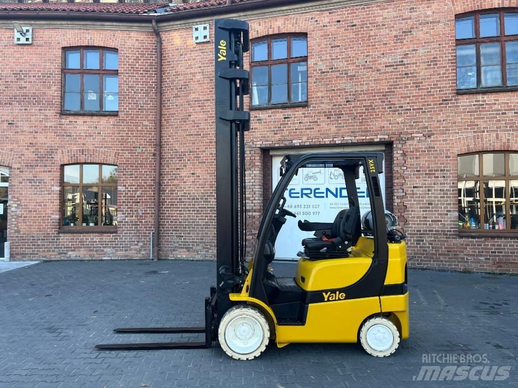 Yale GLC25VX Камиони с АГУ
