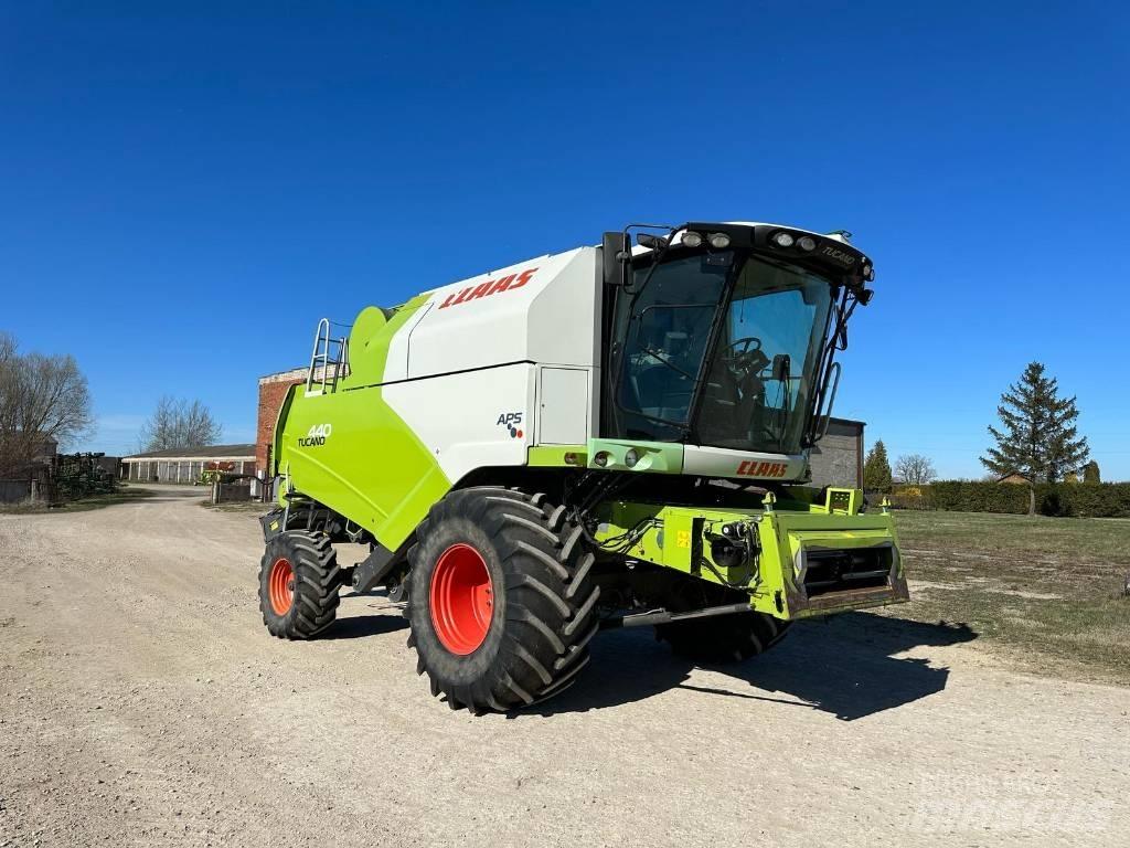 CLAAS Tucano 440 Комбайни