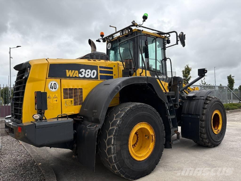 Komatsu WA380-8 Колесни товарачи
