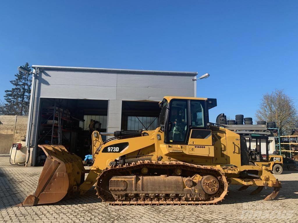 CAT 973 D Верижен товарач