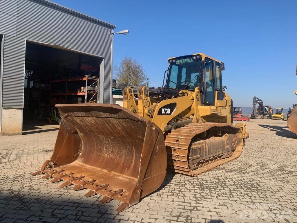 CAT 973 D Верижен товарач