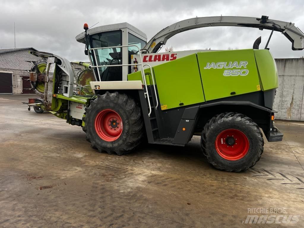 CLAAS Jaguar 850 Фуражни комбайни