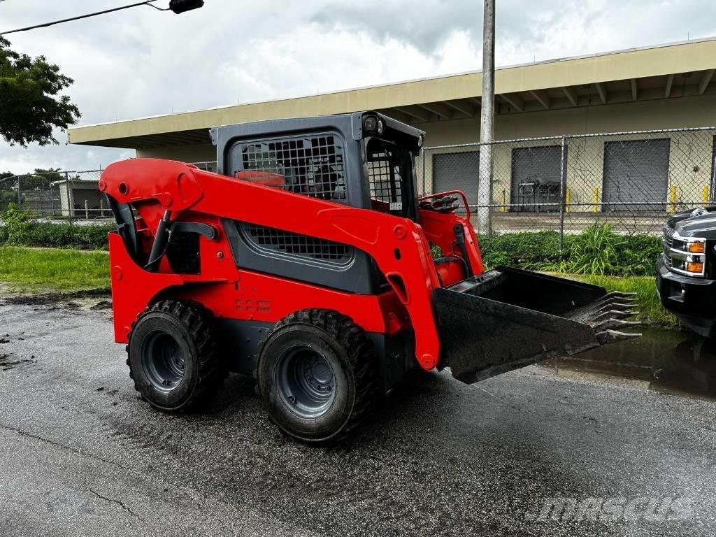 Kubota SSV 75 Мини товарачи
