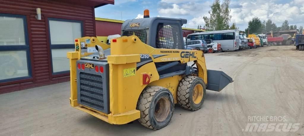 Gehl R 260 Мини товарачи
