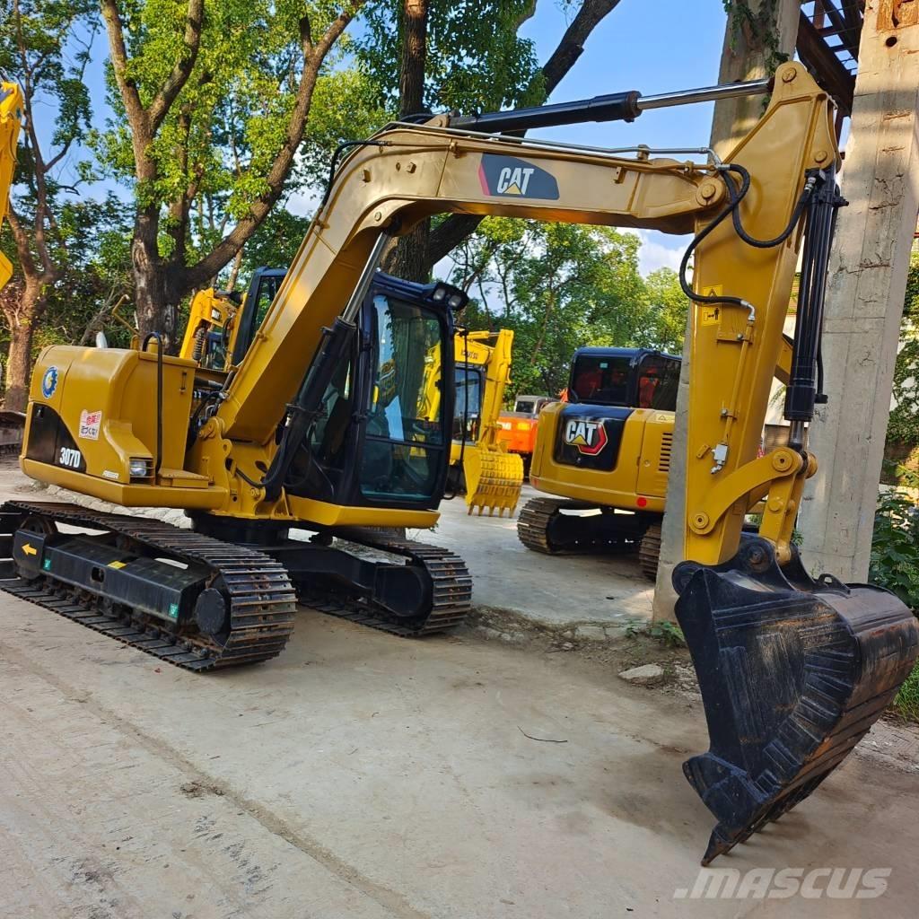 CAT 307 D Средни екскаватори 7т - 12т
