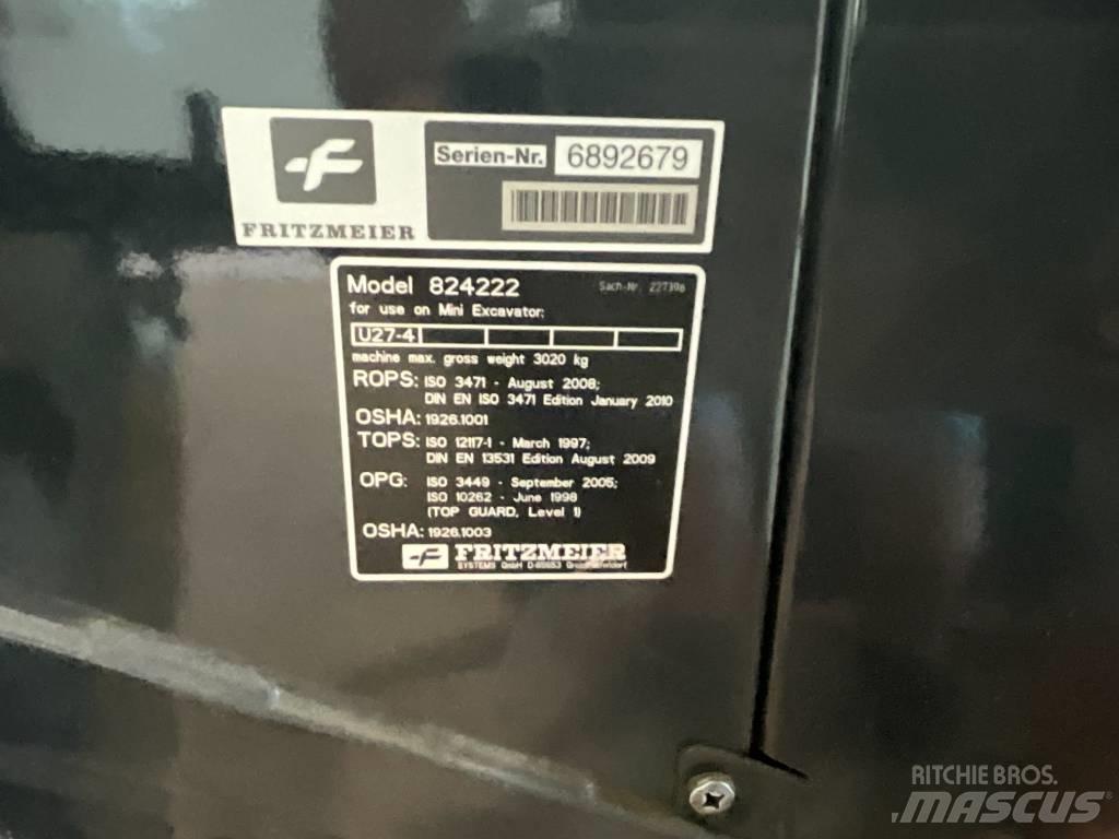 Kubota U 27-4 Кабина