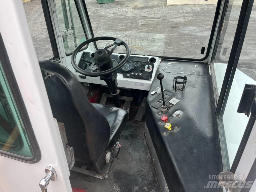 Capacity TJ5000 DOT Терминални трактори