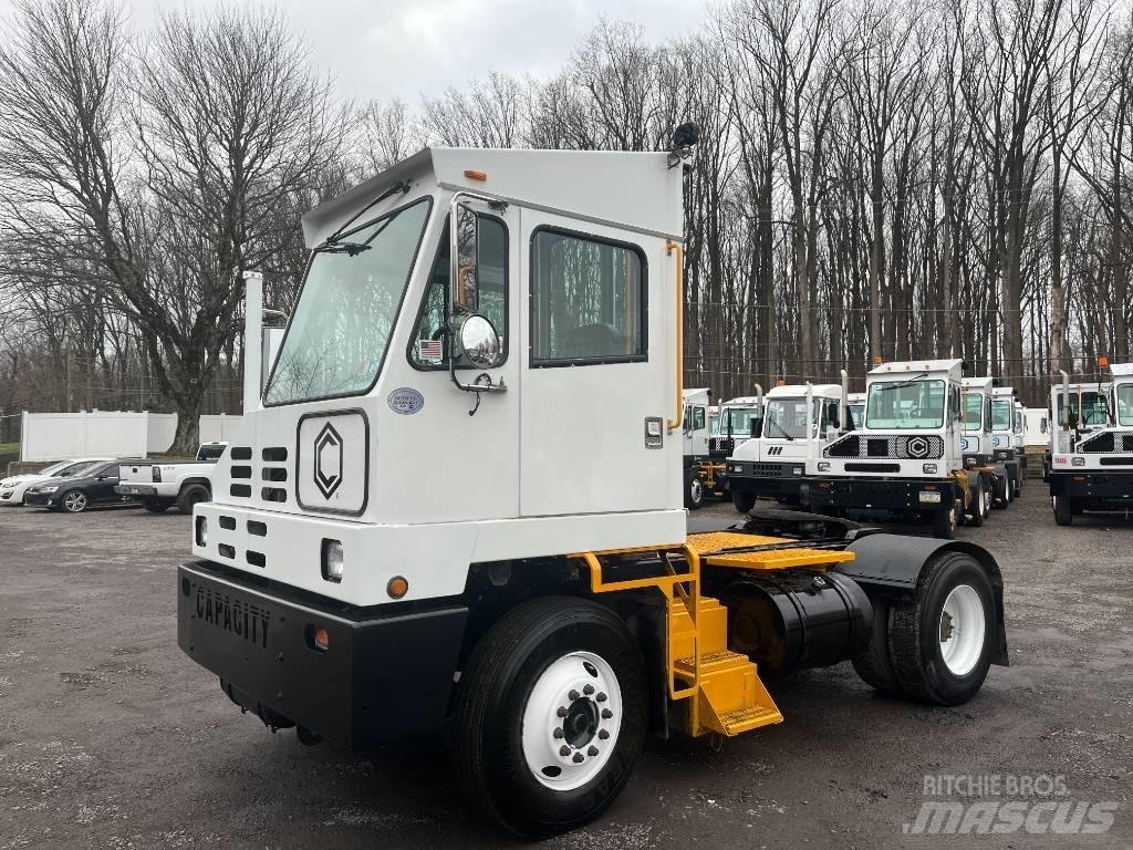 Capacity TJ5000 DOT Терминални трактори