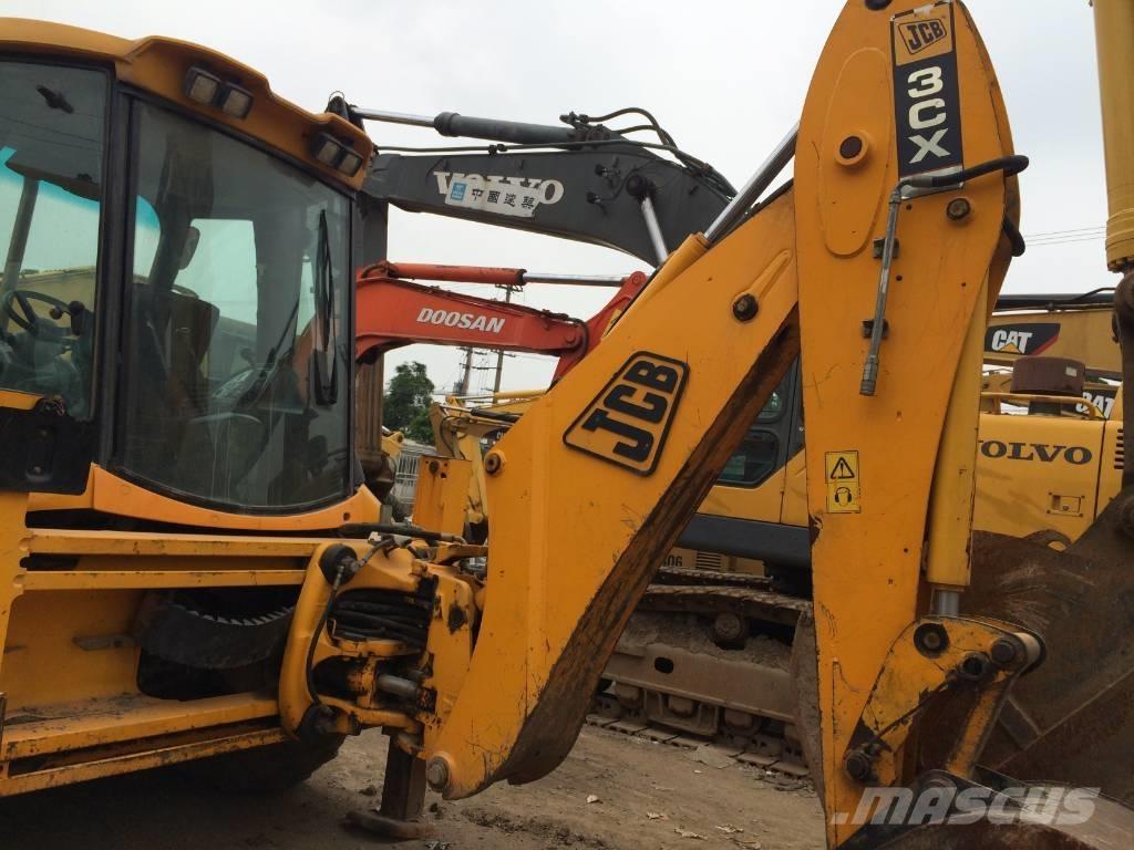JCB 3CX Товарач със заден ексватор