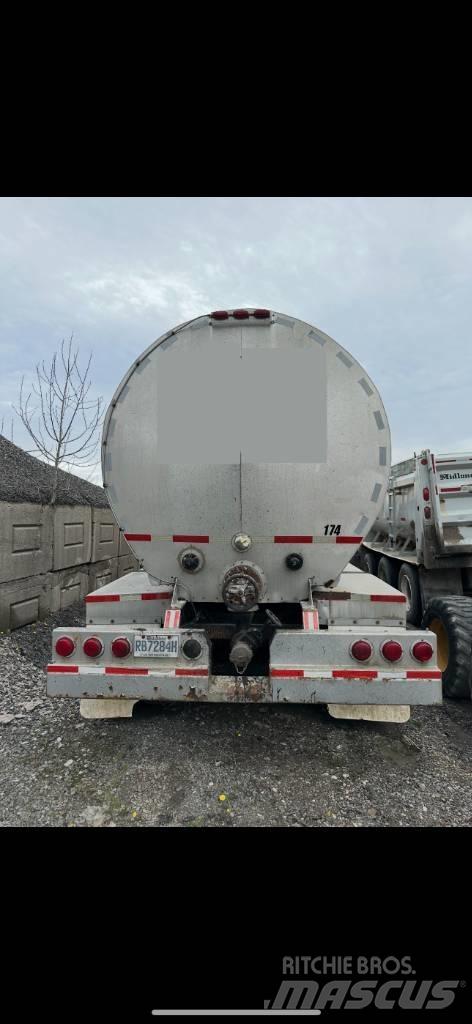 Remtec 4 AXLES Цистерна