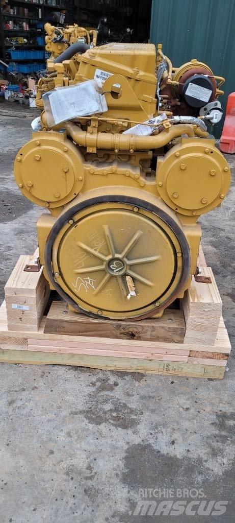 CAT C 18 Товарачи със заден ескаватор