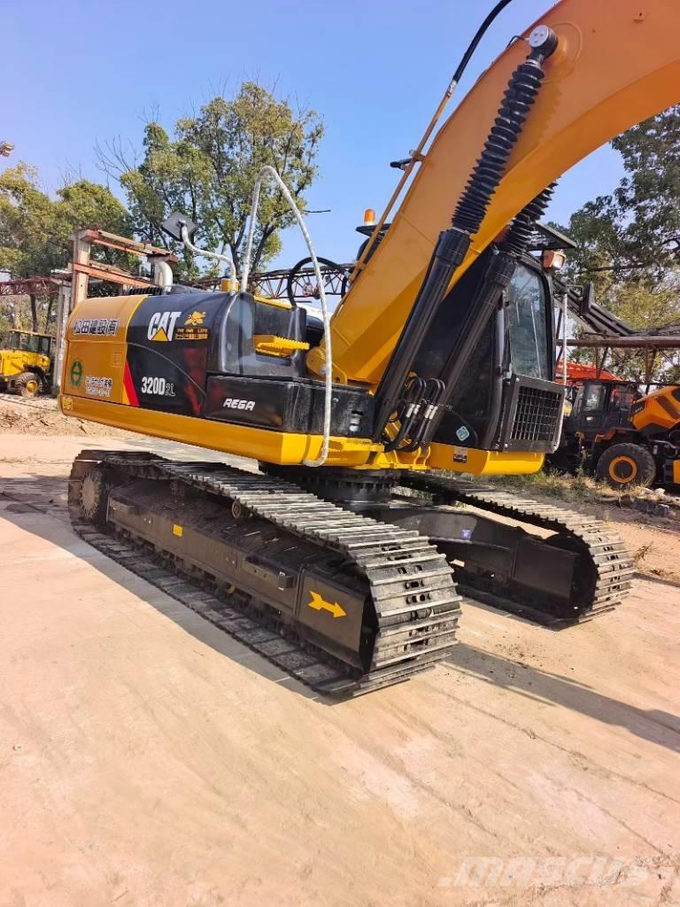CAT 320 D2L Верижен екскаватор