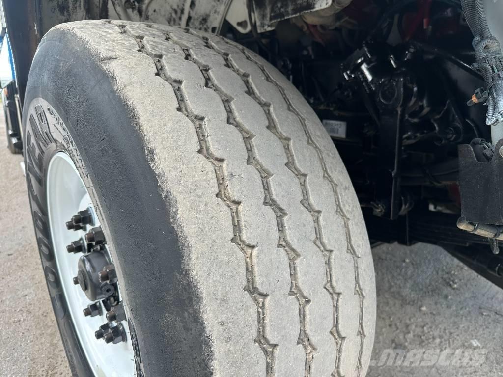 Freightliner M2 Комби / вакуум камиони
