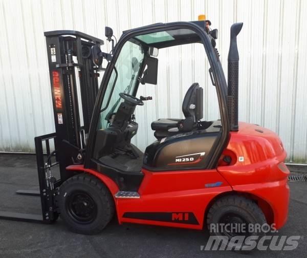 Manitou MI25D Камиони за херавни местности