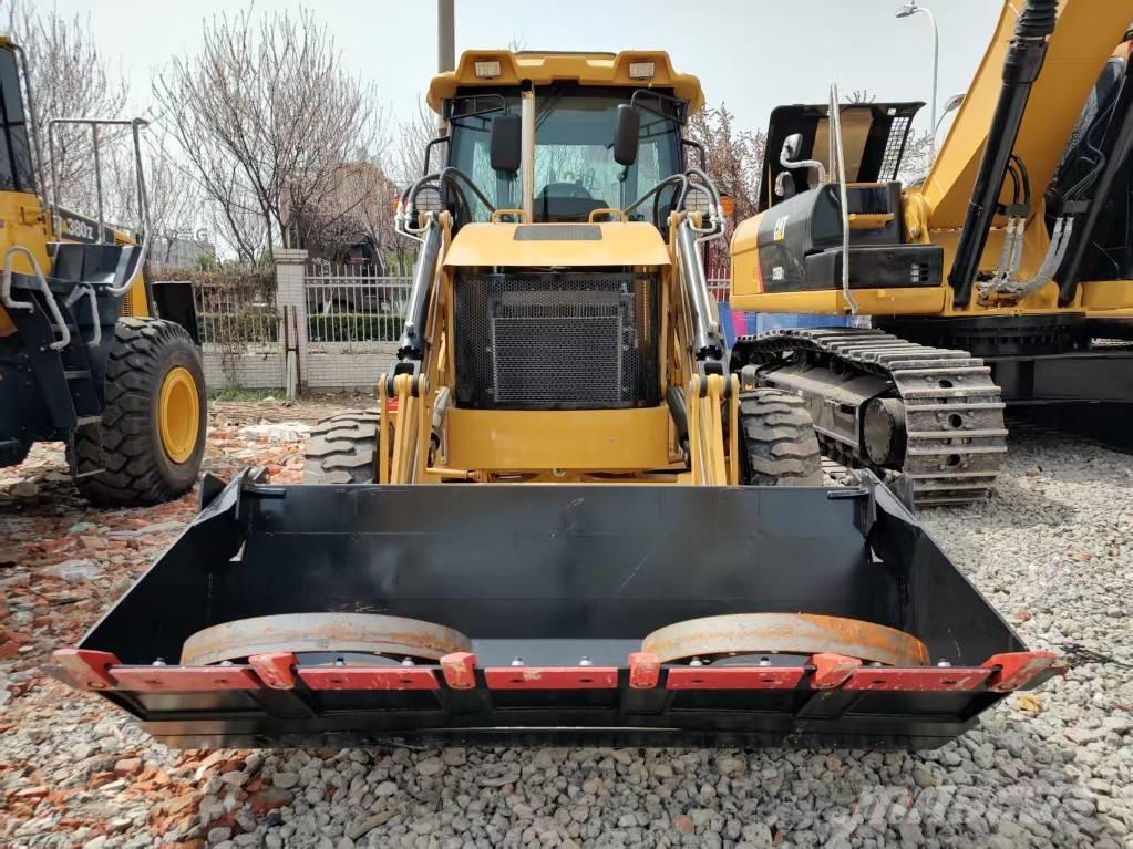 CAT 420F Товарач със заден ексватор