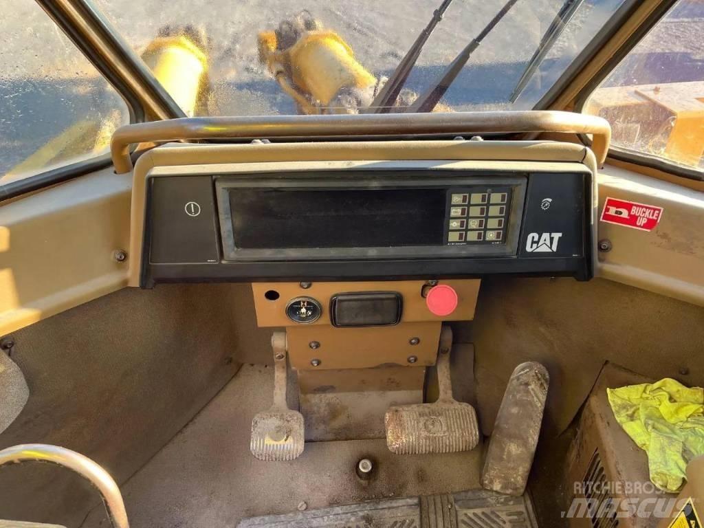 CAT 988 F Колесни товарачи