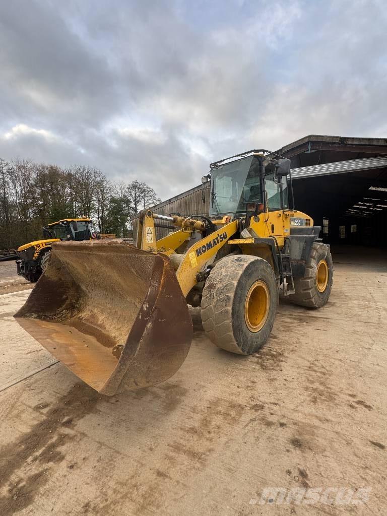 Komatsu WA 200-5 Колесни товарачи