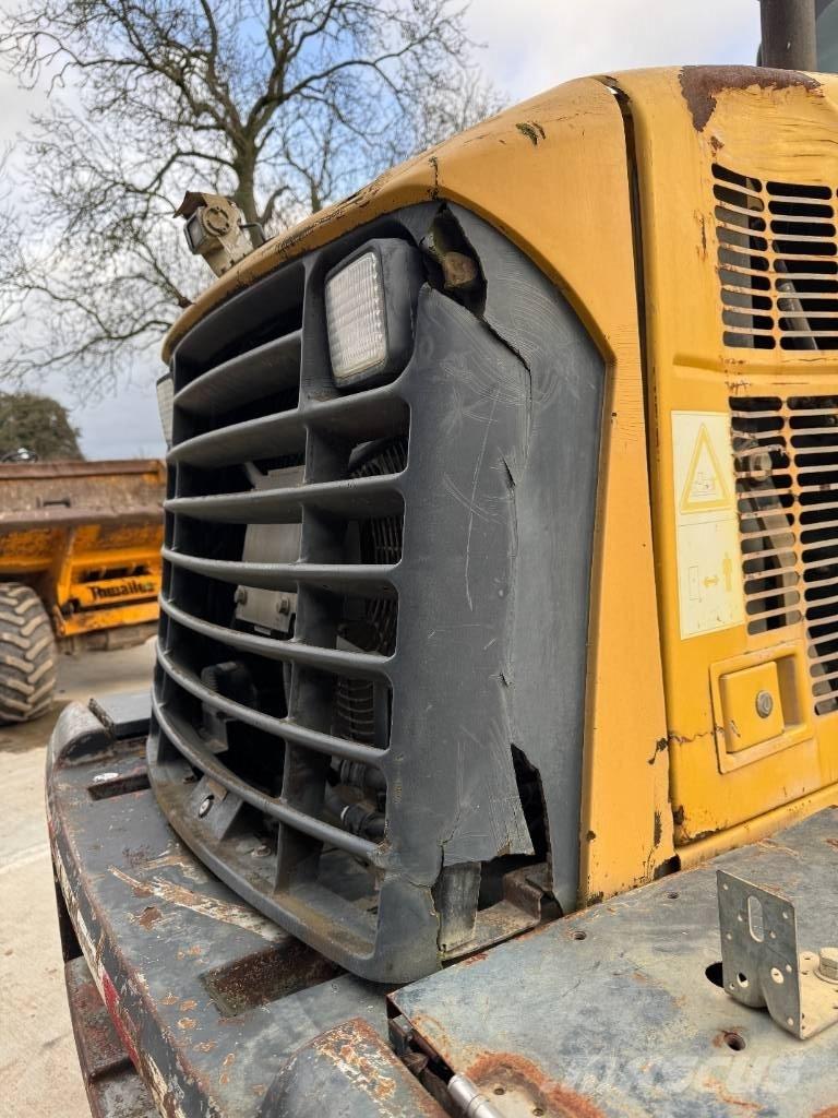 Komatsu WA 200-5 Колесни товарачи