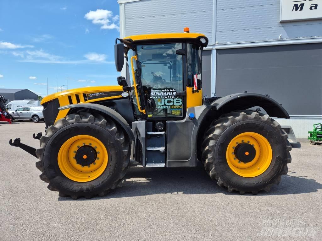 JCB Fastrac 4220 Трактори