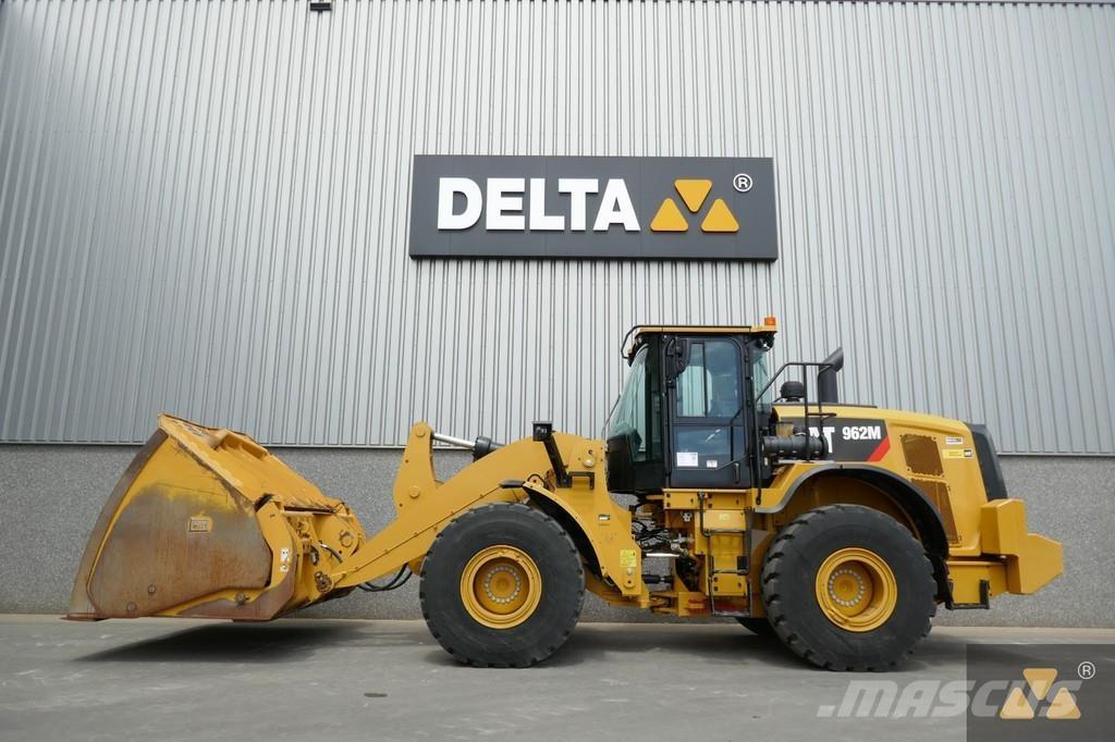 CAT 962M Колесни товарачи