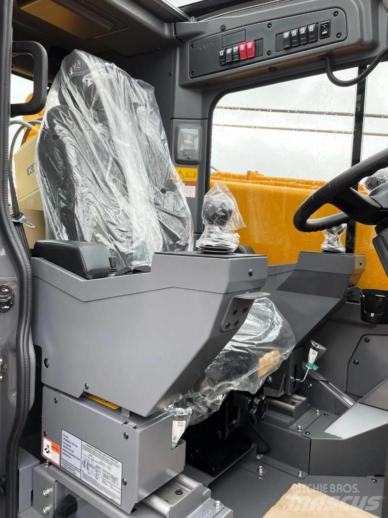 Kato CR-130Rv Всъдеходни кранове