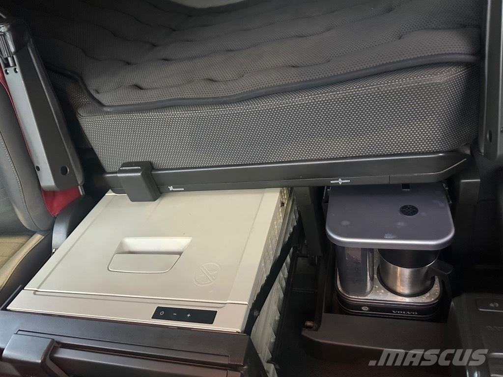 Volvo FH 500 8X4*4 Камиони с кран с кука