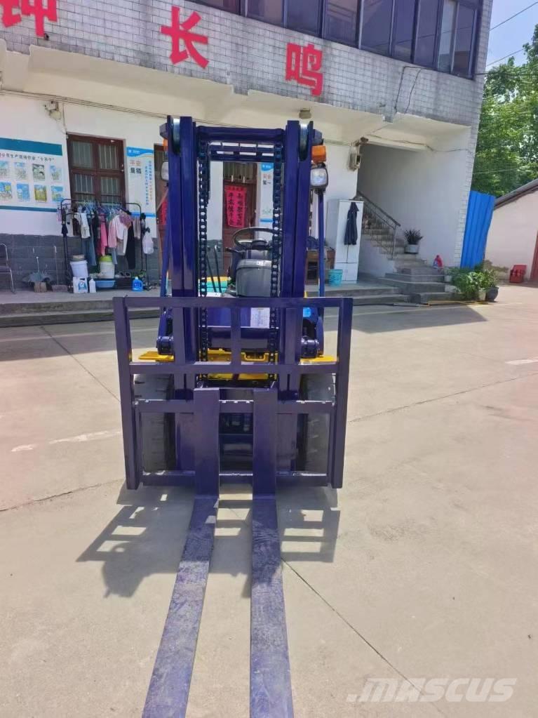 Komatsu FD 30 Дизелови камиони