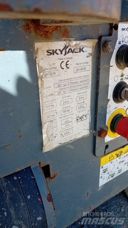 SkyJack SJ 3219 Ножични работни платформи