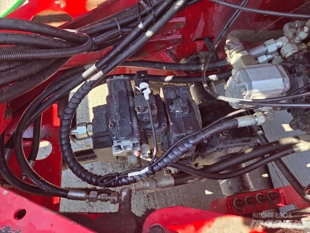 Thaler KL451 A Многофункционални товарачи