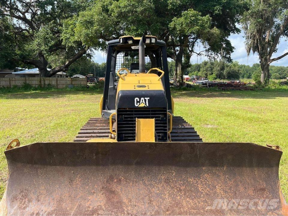 CAT D 3 K 2 LGP Верижни булдозери
