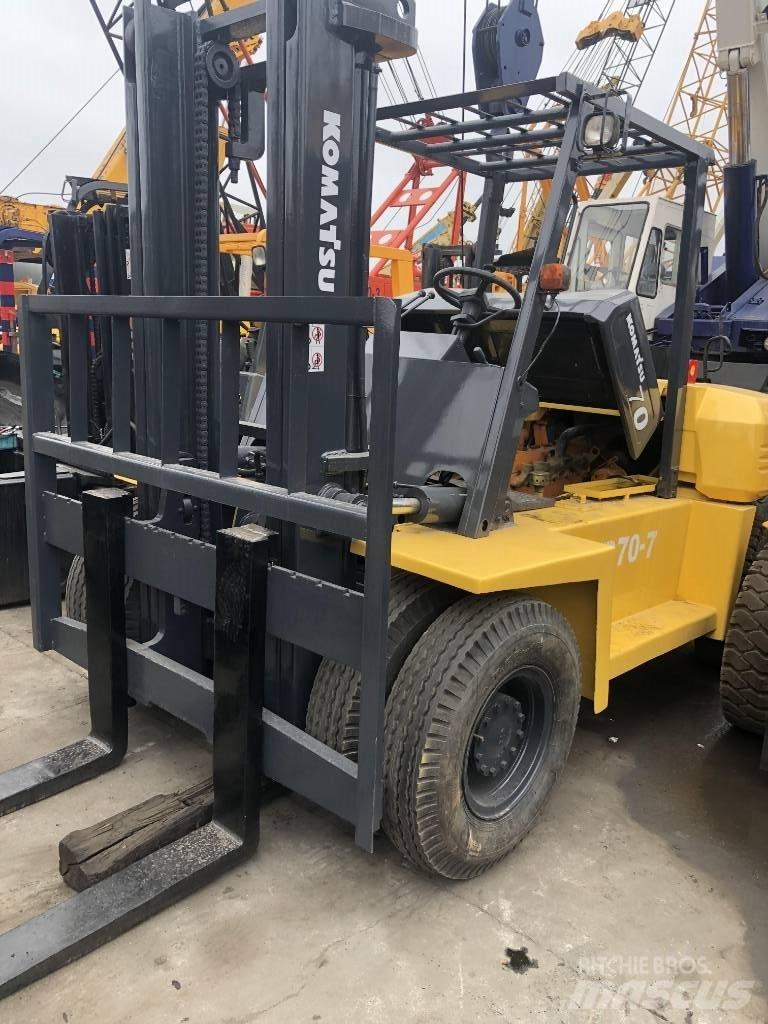 Komatsu 7 Ton Дизелови камиони