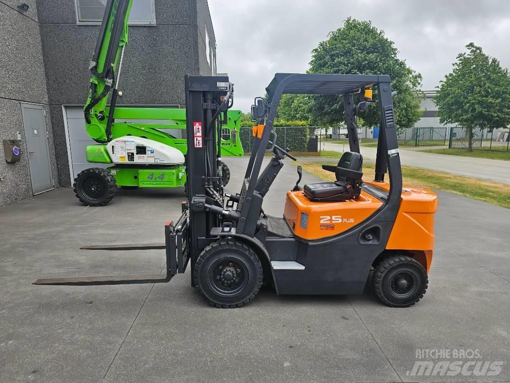 Doosan D 25 G Дизелови камиони