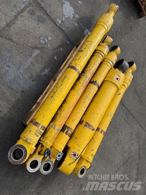 Komatsu PW 180 Хидравлични