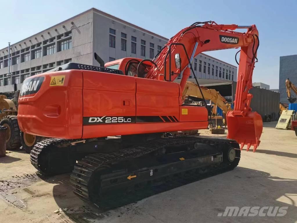 Doosan DX 225 Верижен екскаватор