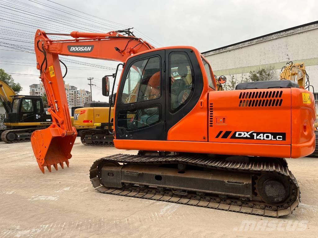 Doosan DX 140 LC Верижен екскаватор