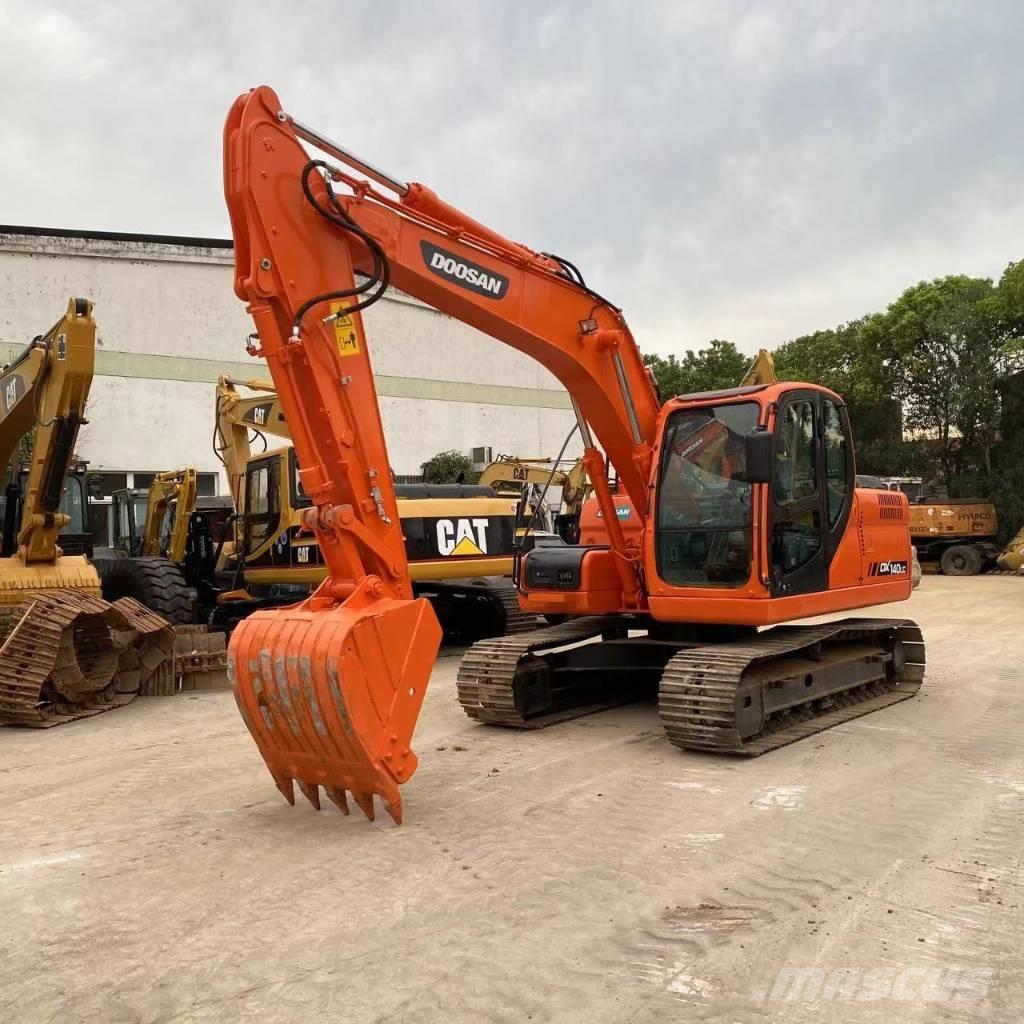 Doosan DX 140 LC Верижен екскаватор