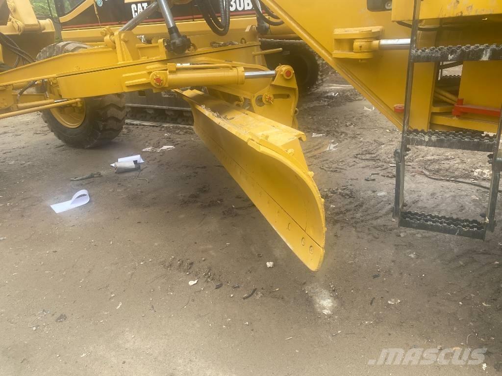 CAT 120 H Грейдери