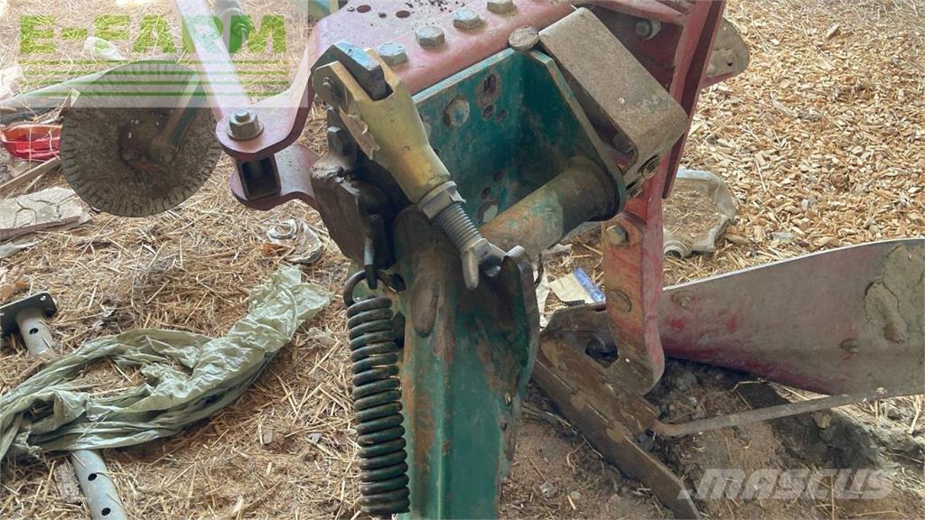 Kverneland LB 100 Стандартни плугове