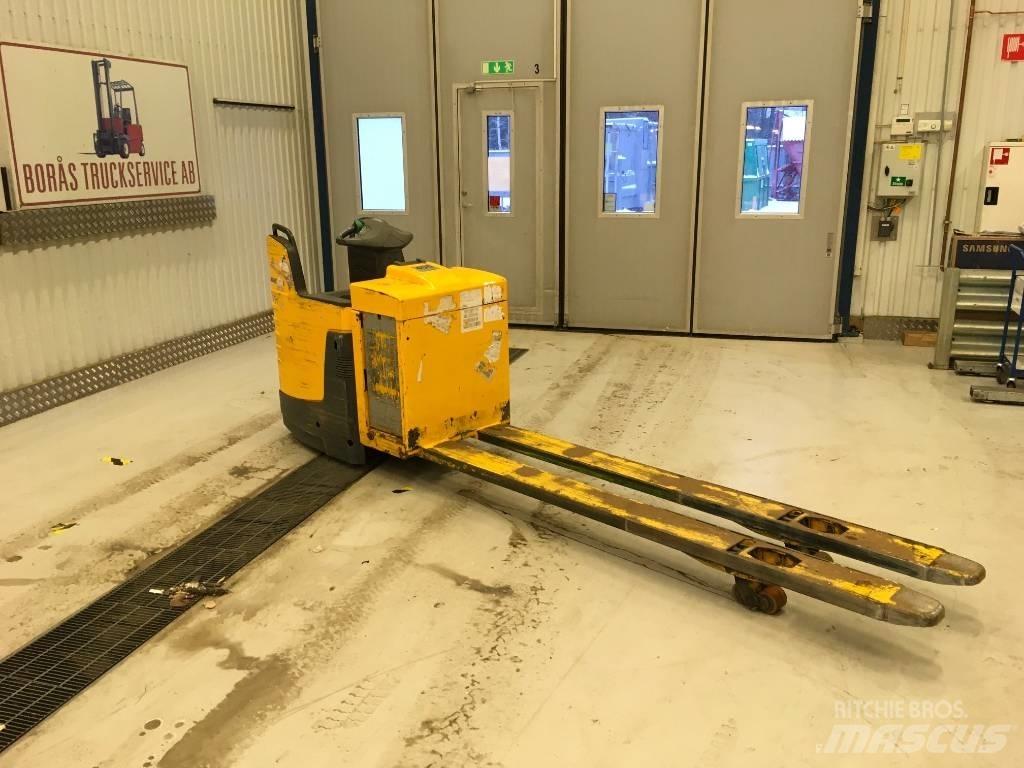 Jungheinrich ERE 225 Нископовдигач