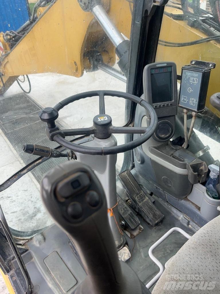CAT M 313 D VAH Колесни екскаватори