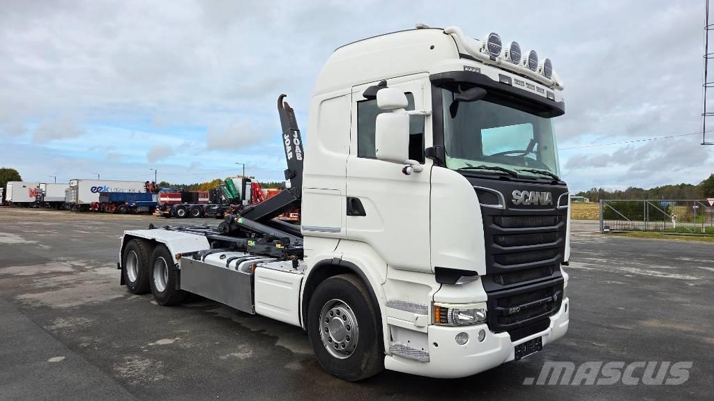 Scania R520 6X4 Камиони с кран с кука
