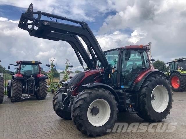 Valtra N155 Active Трактори
