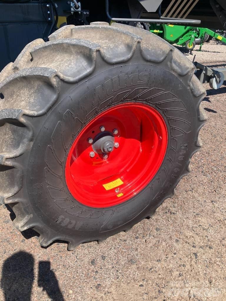 Fendt 5335 C Комбайни