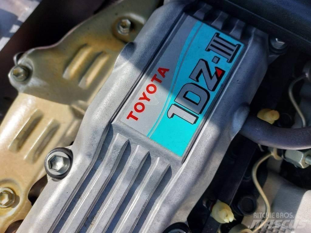 Toyota FDZN30 Вилични кари-повдигачи - други