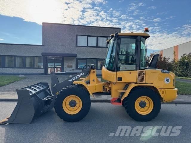 Volvo L 30 G Колесни товарачи