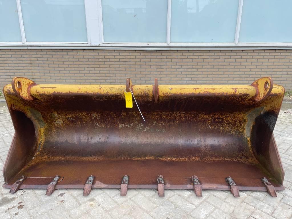 CAT Backhoe bucket Кофи