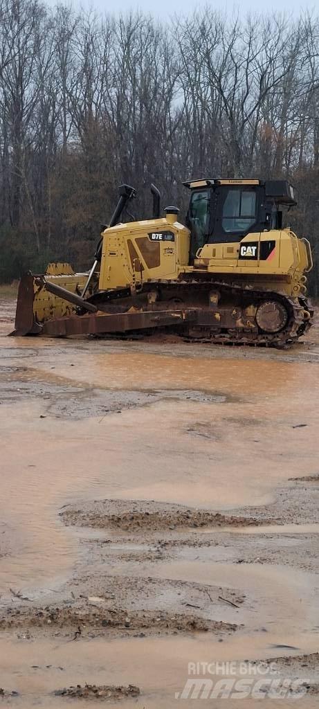 CAT D7E Верижни булдозери
