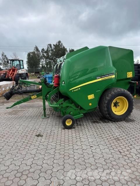 John Deere F 440 R Сламопреси за кръгли бали
