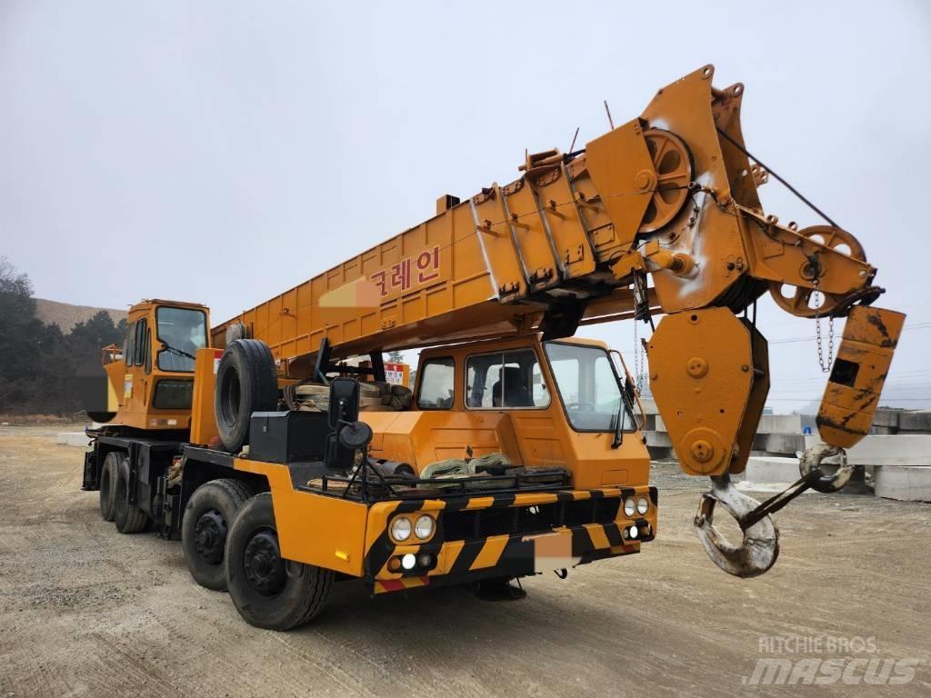 Hyundai HC 50 Всъдеходни кранове